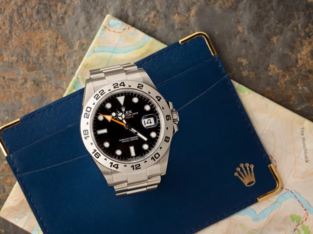 Rolex Submariner vs Explorer II quadrante nero 42 mm Rolex Submariner vs Explorer II quadrante nero 42 mm