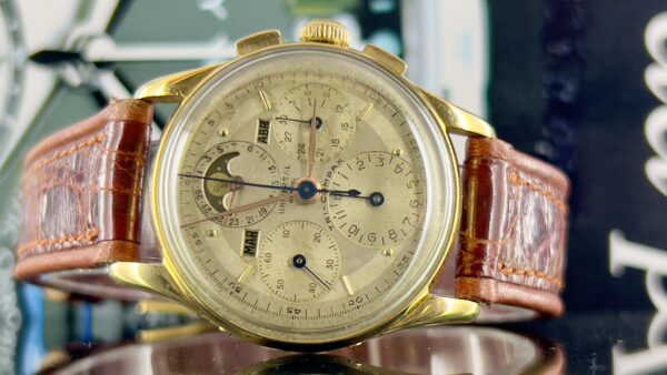 Universal Genève Tri-Compax 12265