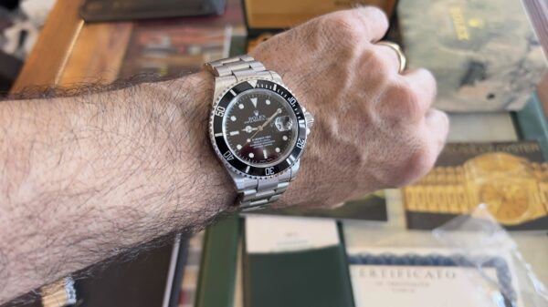 Rolex Submariner Date 16610 Usato (Ottimo) | Anno di produzione 2002 | Con scatola originale | Con documenti originali - immagine 11