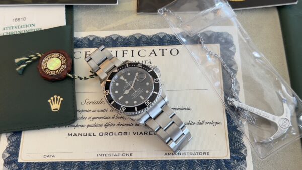 Rolex Submariner Date 16610 Usato (Ottimo) | Anno di produzione 2002 | Con scatola originale | Con documenti originali - immagine 28