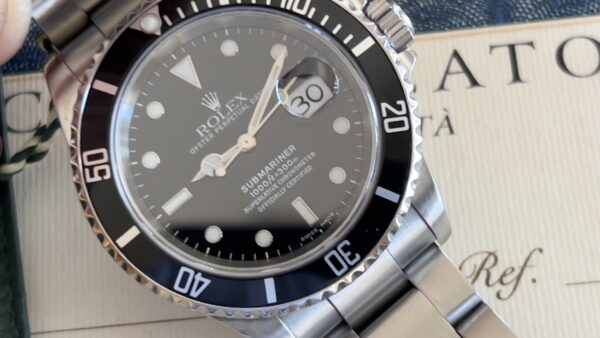 Rolex Submariner Date 16610 Usato (Ottimo) | Anno di produzione 2002 | Con scatola originale | Con documenti originali - immagine 19