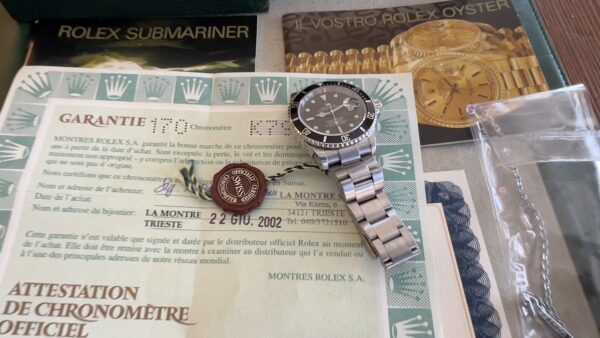 Rolex Submariner Date 16610 Usato (Ottimo) | Anno di produzione 2002 | Con scatola originale | Con documenti originali - immagine 18