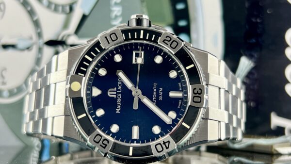 Maurice Lacroix AIKON Automatic Venturer 38mm AI6057-SSL22-330-1
